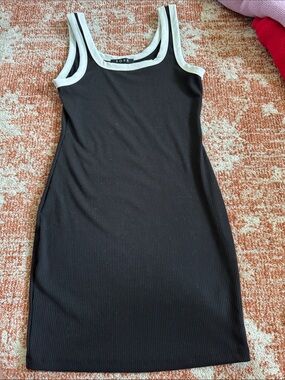 VICI dress. Never worn. Size medium